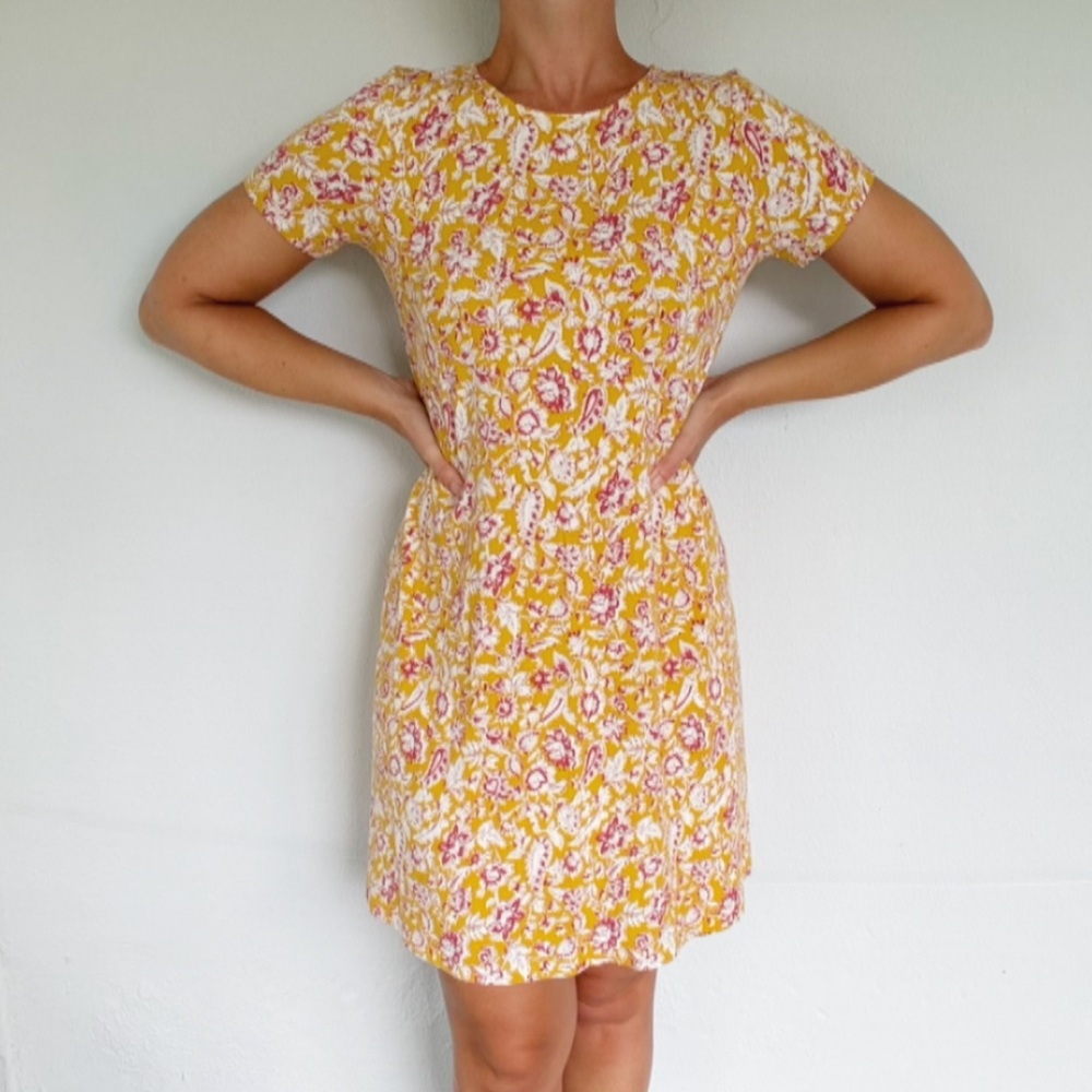 Old Navy gold floral paisley print short sleeve stretch shift dress medium